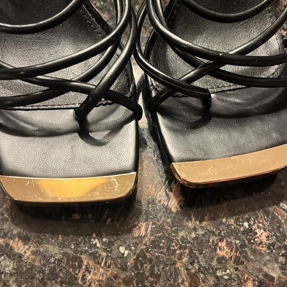 EUC OLIVIA MILLER SHOES - Picture 4 of 4